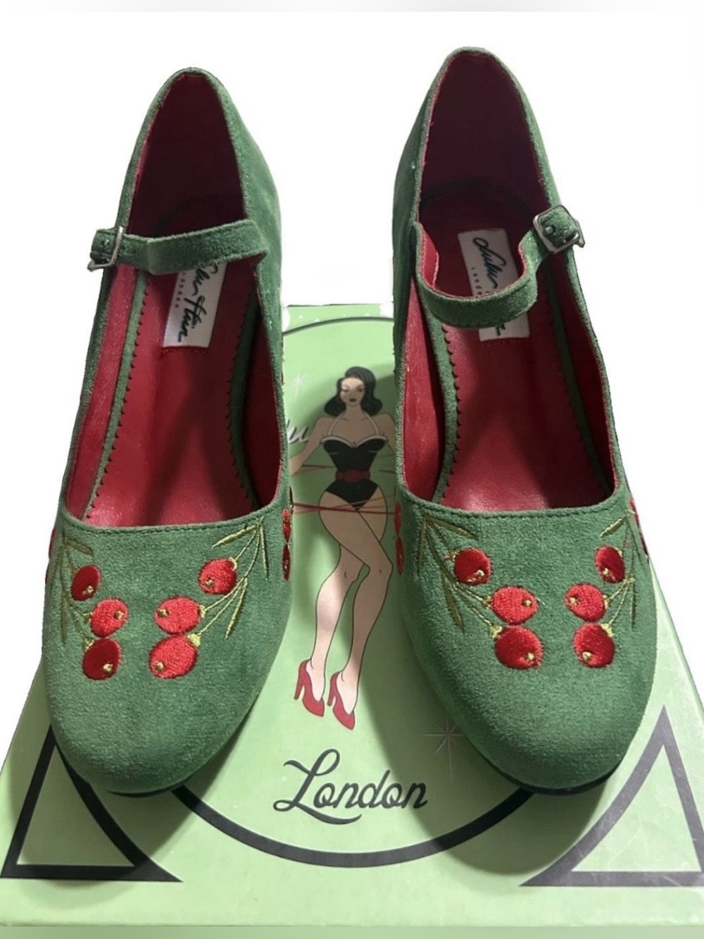 Lulu Hun Collectif Green Cherry Embroidered Mary Jane Heels Pumps US 7.5 - Picture 5 of 12